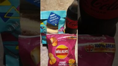Greggs meal deal #foodshorts #foodie #shorts #viralshots #ytshorts #shinewithshorts #greggs