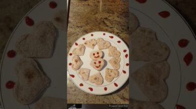 Heart shape smiley ☺️  chapati for dinner show you love #shorts #foodshorts #ytshorts #viralshort