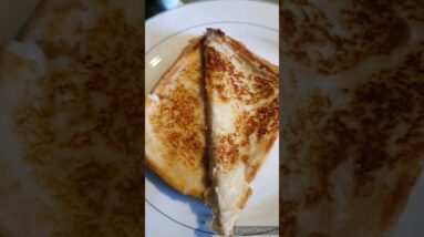 Quick and easy breakfast ideas🐣🍳😋 #shorts #viralshort #ytshorts #breakfastideas #worldwide #tiktok