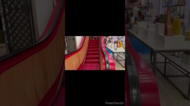 Red colour escalator in venezia Italy🥰🤩 #shorts #viralshort #ytshorts #worldwide #Italy #venezia