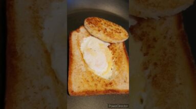 Quick and easy breakfast ideas🐣🍳😋 #shorts #viralshort #ytshorts #breakfastideas #worldwide #tiktok