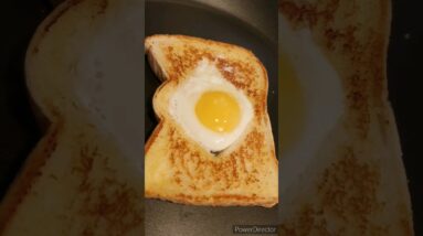 Quick and easy breakfast ideas🐣🍳😋 #shorts #viralshort #ytshorts #breakfastideas #worldwide #tiktok