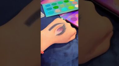 Eye Makeup on hand 🤍💜